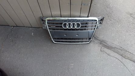 Oem 2009 Audi a4 grill
