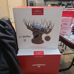 Hallmark Harry Potter Flying Ford in the Whomping Willow 2024 Tree Topper NIB