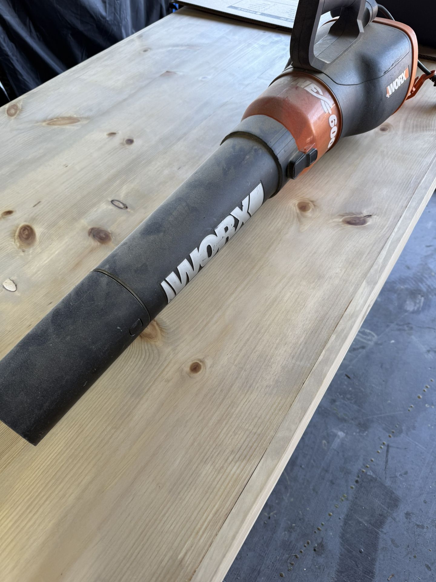 Leaf Blower
