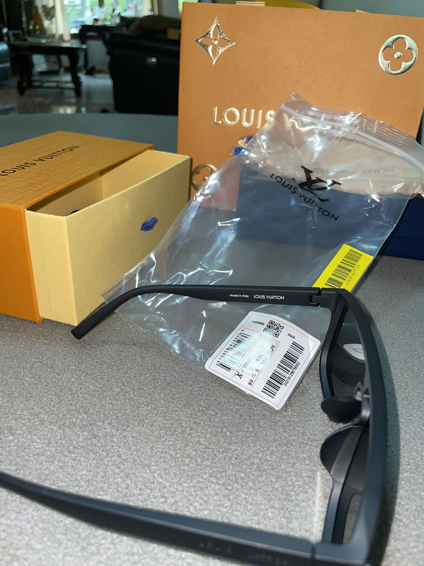 Mens Louis Vuitton LV Authentic Sunglasses for Sale in Ferris, TX