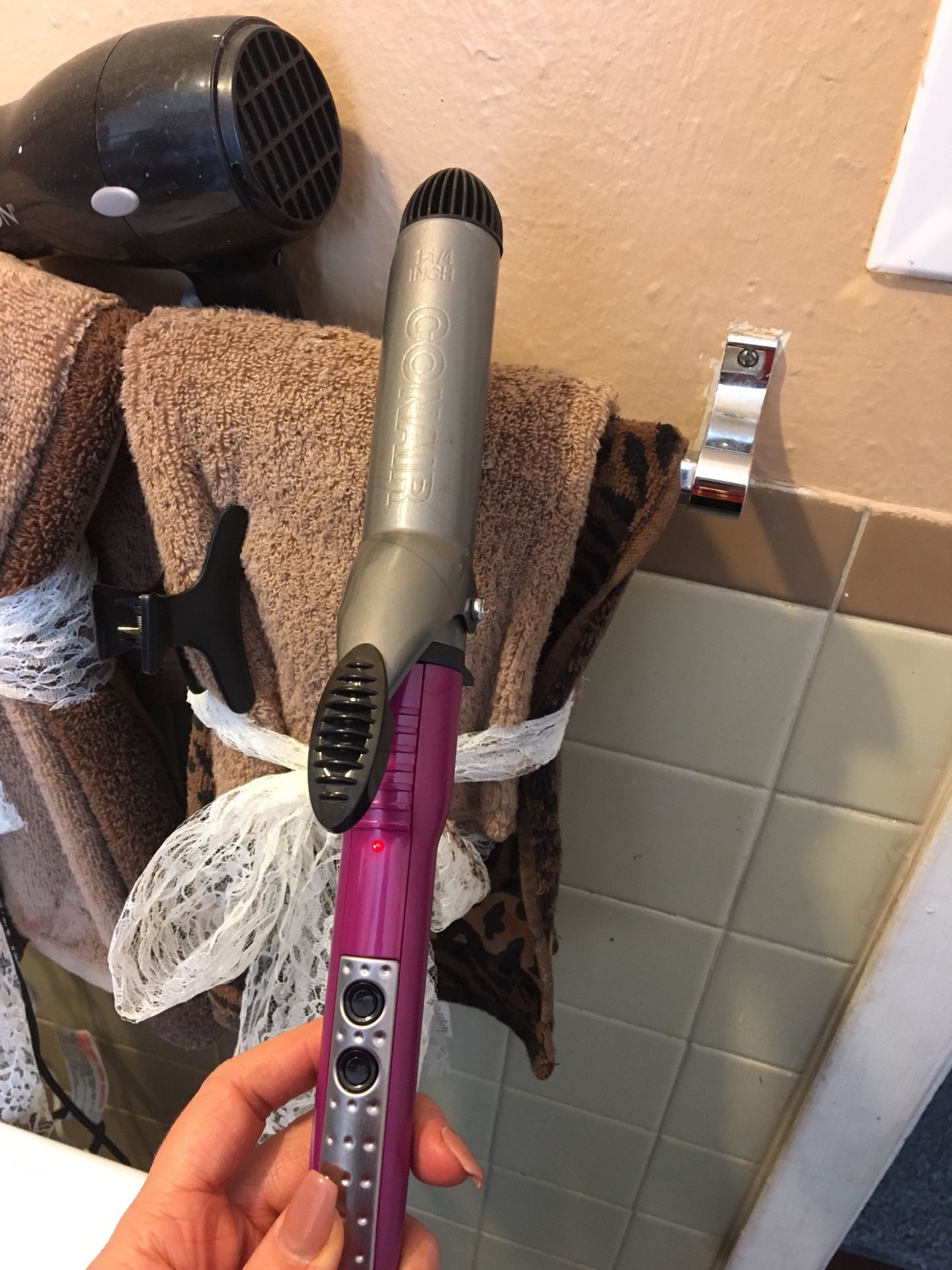 Curling 🥌 iron