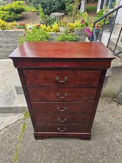 Dresser