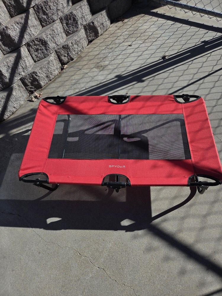 SPYDER ELEVATED DOG BED