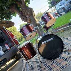 LUDWIG 5 PCS DRUM SET 