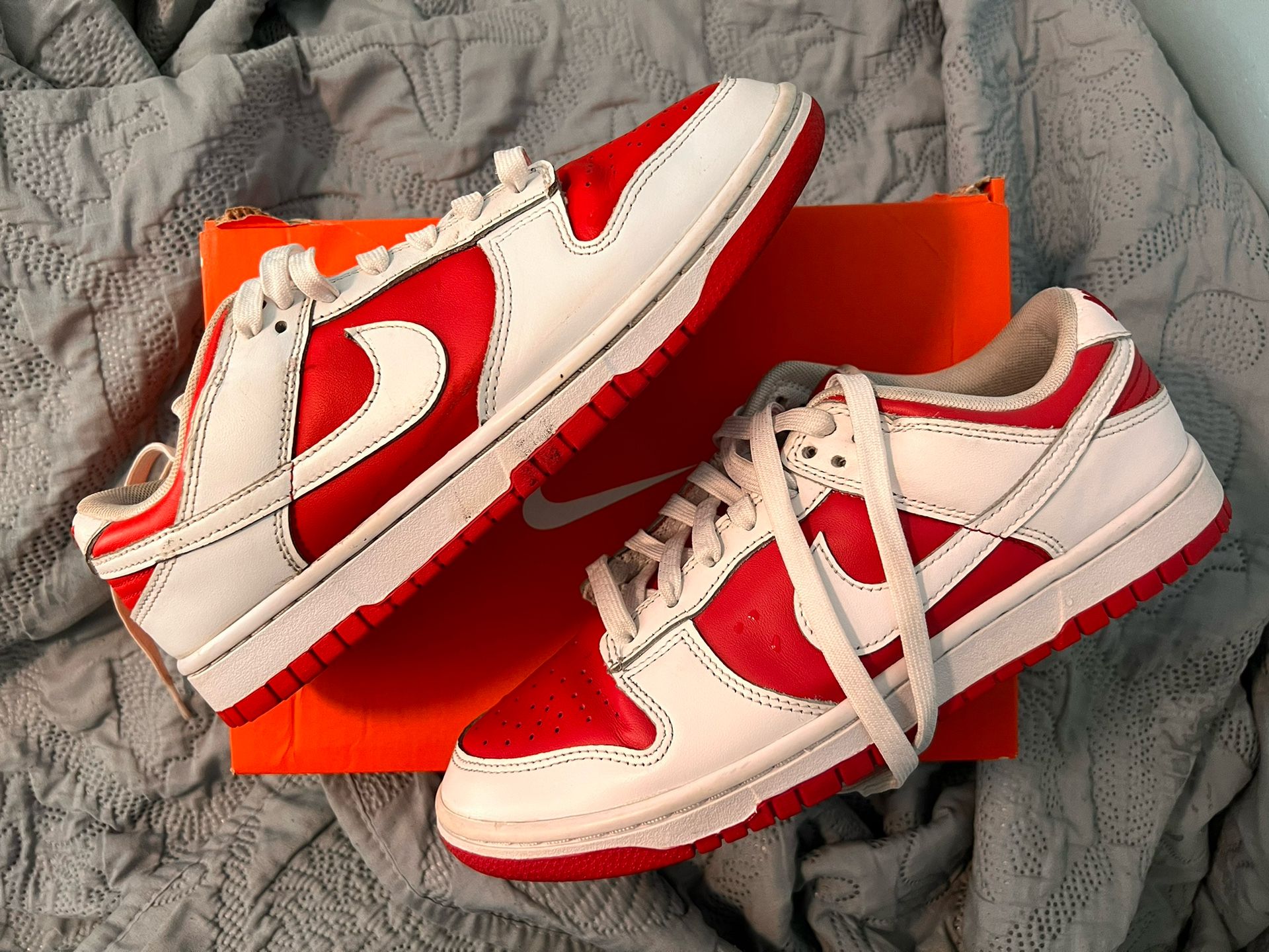 Nike dunk Championship red