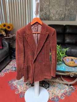 Double Breasted velvet burgundy small.