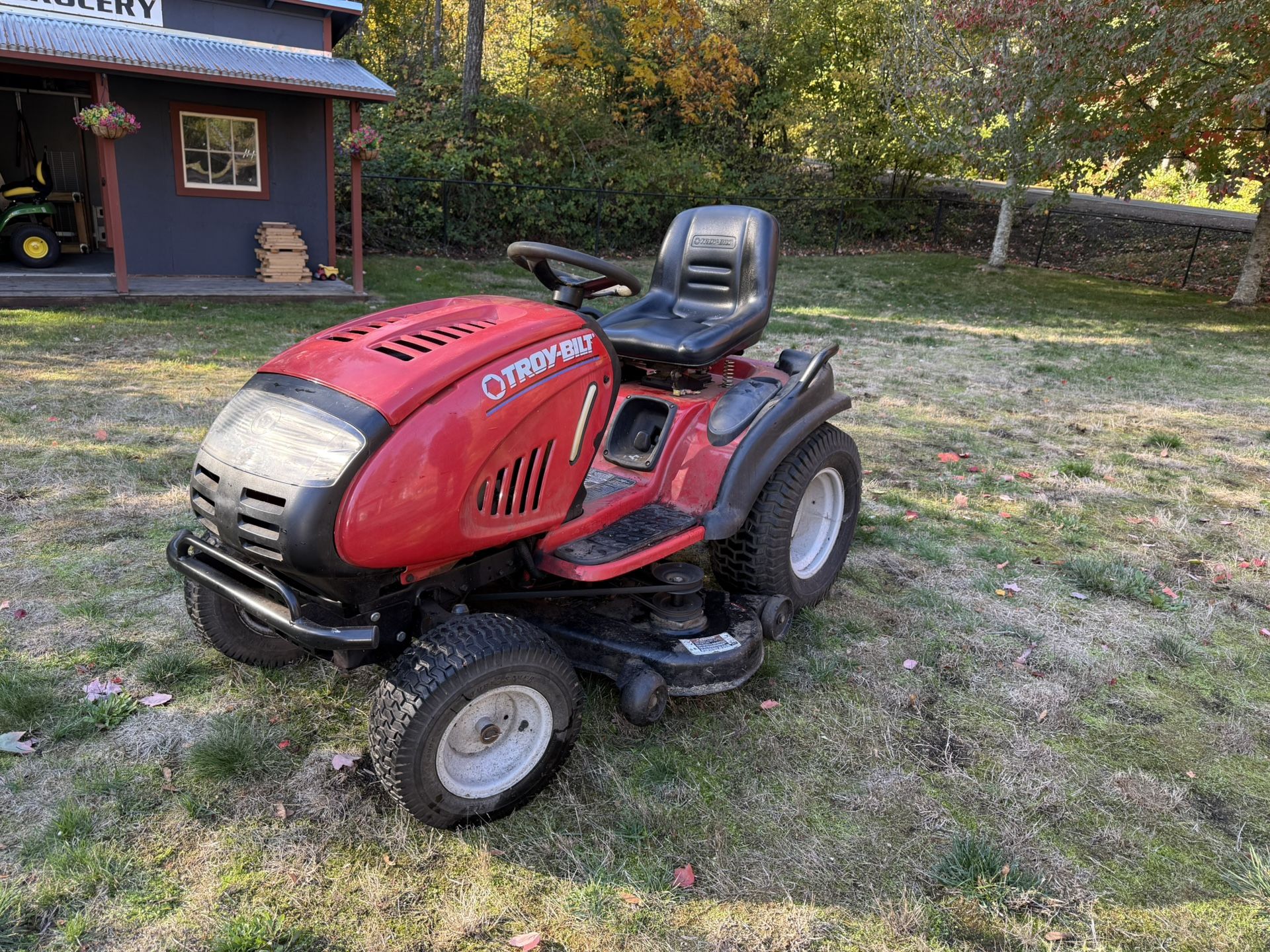 Troy Built GTX 2446 Lawn Tractor
