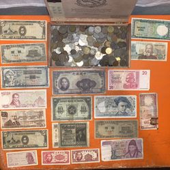 More Than 4 Pounds Of Foreign Coins And Banknotes