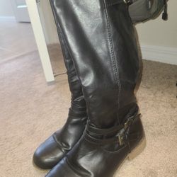 Woman Boots Size 9