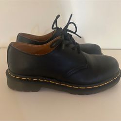 WOMEN’S DR. MARTENS LEATHER OXFORDS!!!