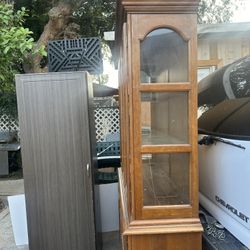 China Cabinet/ Hutch 