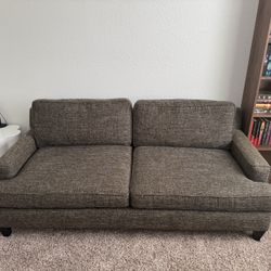 Queen Size Pull-Out Sofa Bed – Great Condition! 