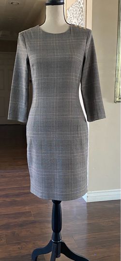 H&M plaid sheath dress features 3/4 sleeves and gold button accents (size 4)