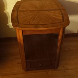 2 End Tables