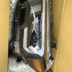 LED Headlight pair for Toyota Tacoma 2020-2023 Black housing