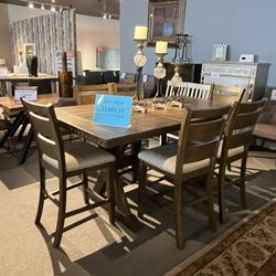 Table And 6 Barstools 