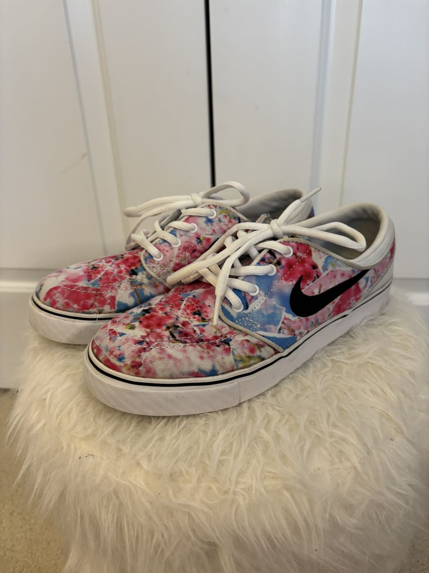 ZOOM STEFAN JANOSKI CANVAS PREMIUM 'CHERRY BLOSSOM' Nike size youth 5