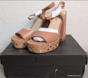 "KENNETH COLE" WOMENS DOLLY STUDS