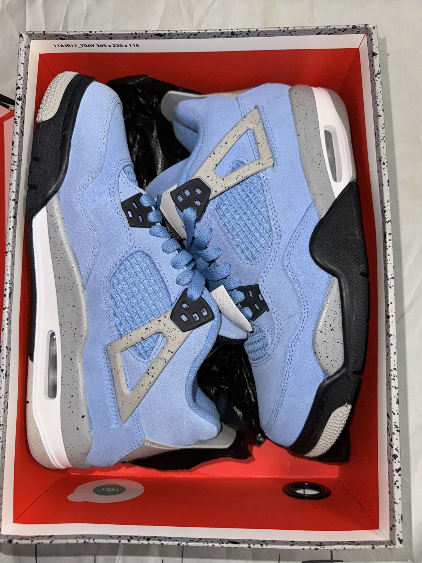 Air Jordan retro 4 University Blues