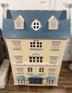 Le Toy Van PALACE WOODEN DOLLS HOUSE