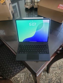 Ipad pro 12.9" 5th Gen with apple pencil