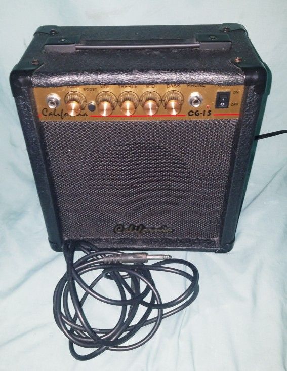 CALIFORNIA  Mini AMP CG-15 15-Watt Electric Guitar Combo Amp