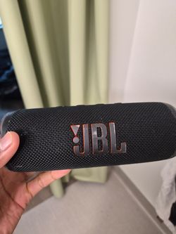JBL Flip 6 Portable Bluetooth Speaker (Black)
