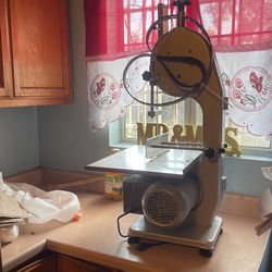 Saw Machine