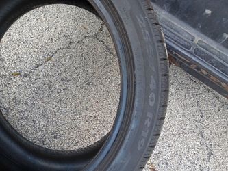 2 Pirreli tires 255/40/R19