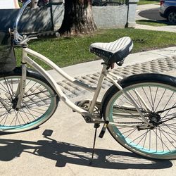 Beach cruiser bike
