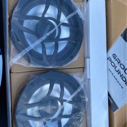 Car audio 300 white speakers