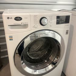 LG Gas Washer & Dryer Set  