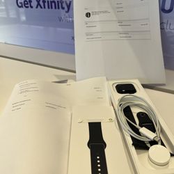 BLACK APPLE WATCH SE