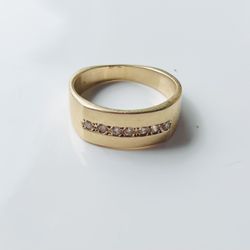 14k Gold diamond Ring 
