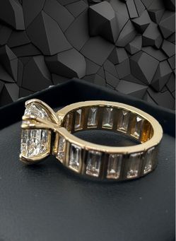 Asher & Baguette diamond Ring in Yellow gold