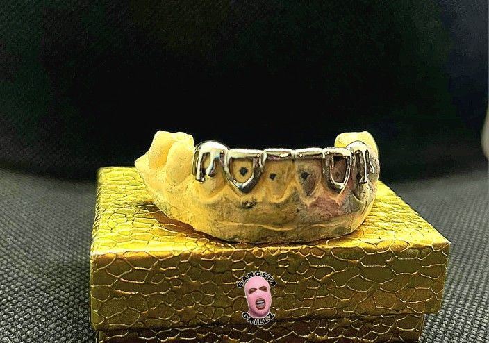 Drippy Gold Grillz