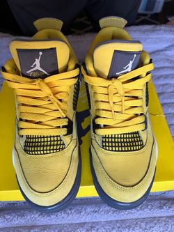 Air Jordan 4 Lightning Yellow Sneakers