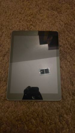 Apple iPad (6th Generation)