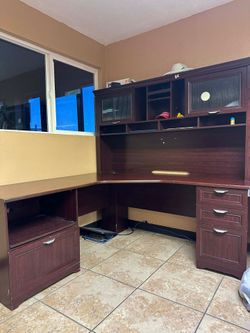 Office corner desk