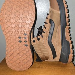 Vans Ultra Range Boots Size 6.0 Men's 7.5 Woman's 