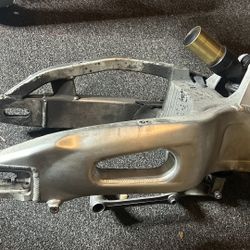 04-05 Honda Cbr1000rr OEM swing arm 