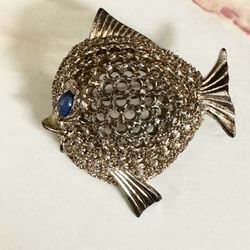 Gold Tone Vintage Fish Brooch