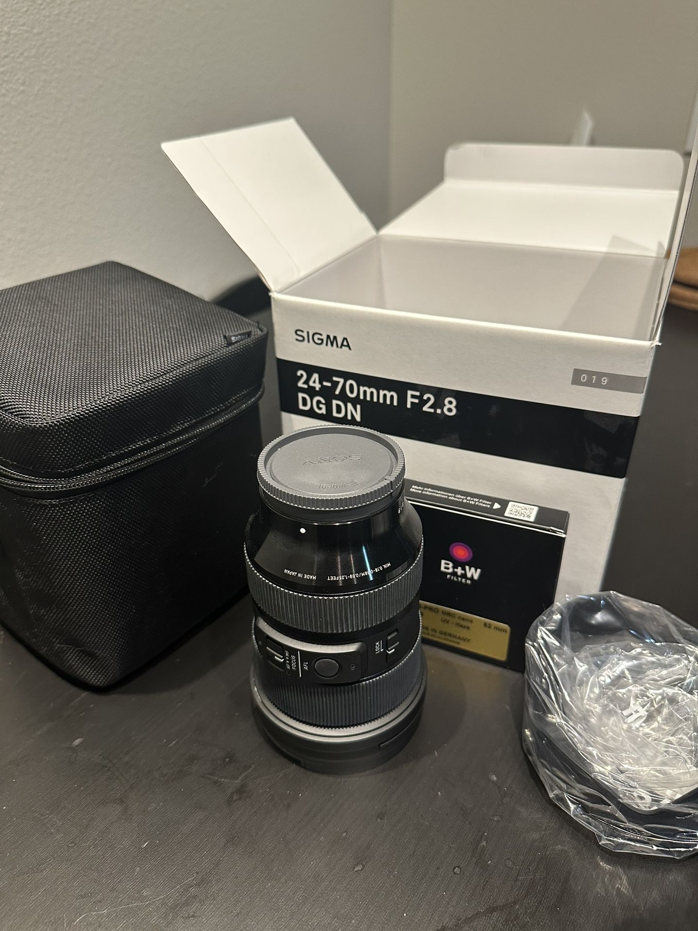Sigma 24-70mm f/2.8 DG DN I Art Lens for Sony E w/ B+W Filter