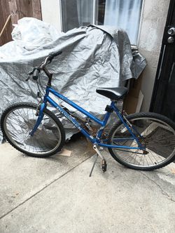 Diamondback Outlook Women s Mountain Bike 26 for Sale in Los Angeles CA OfferUp