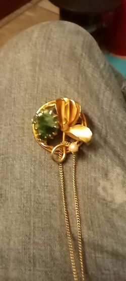 Flower Broche green emerald