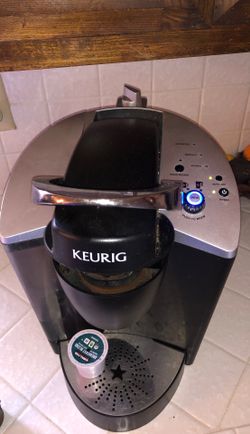 KEURIG COFFEE MAKER