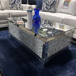 Gorgeous Glass Coffee Table! $499 🩷⭐️