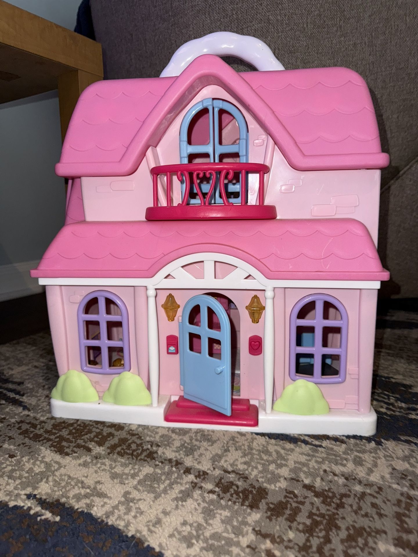 Plastic Doll House And Wooden Doll House