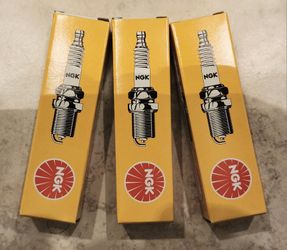 NGK Spark Plugs D8EA Set of 3