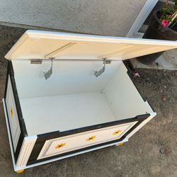 Farmhouse Storage Chest Blanket Box 32”x20”x20”